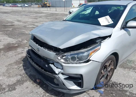 2021 Kia Forte Lxs z USA, uszkodzony, nr VIN 3KPF24AD4ME308895